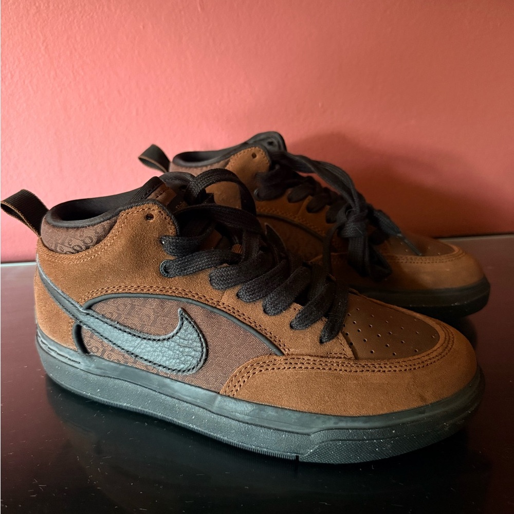 Nike Brown and Black Suede Low-Top Sneakers - Leo Baker Skateboarding